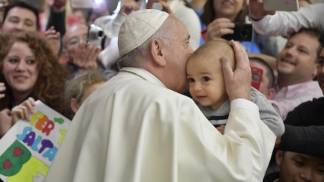 Papa Francisco com o pequeno Leonardo na audiencia