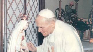 São João Paulo II e a Virgem Maria