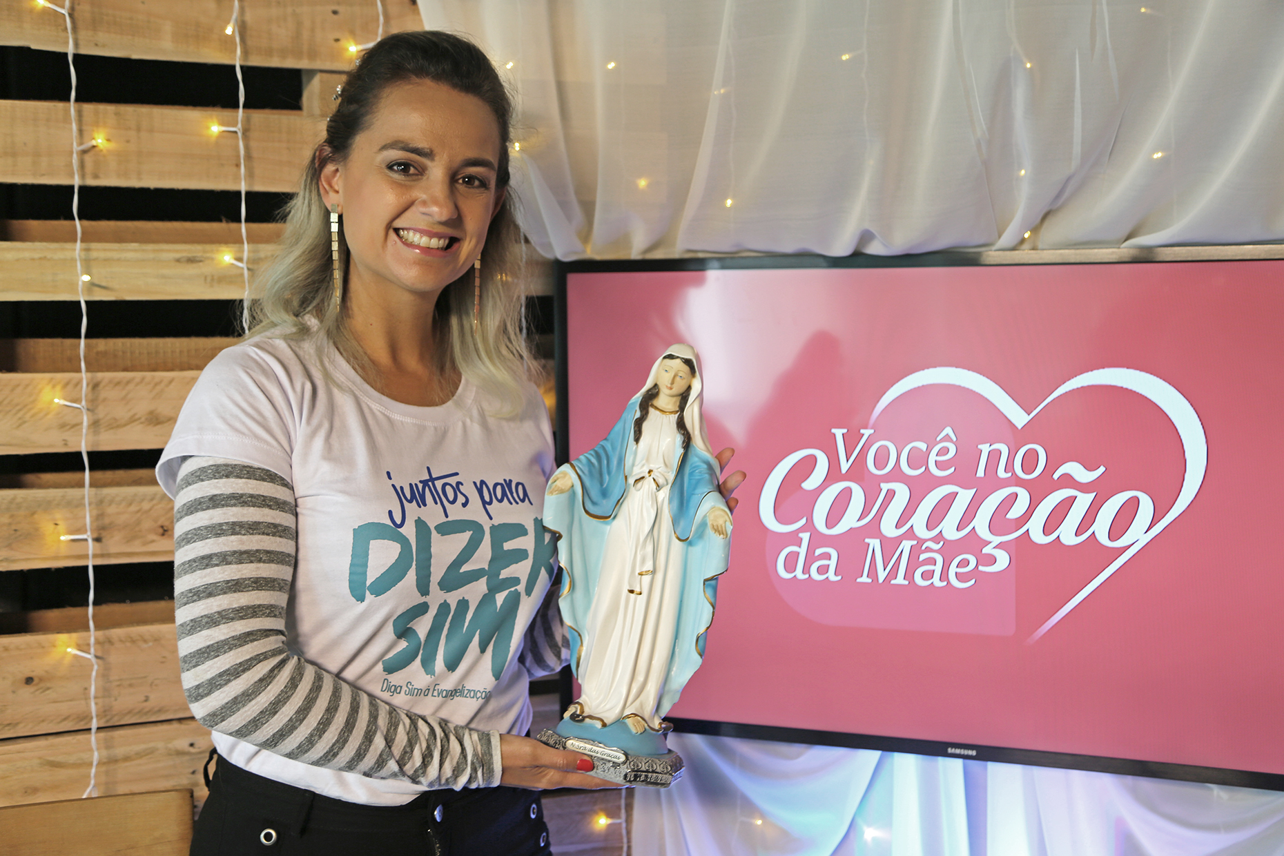 Locutora Daiane Oliveira