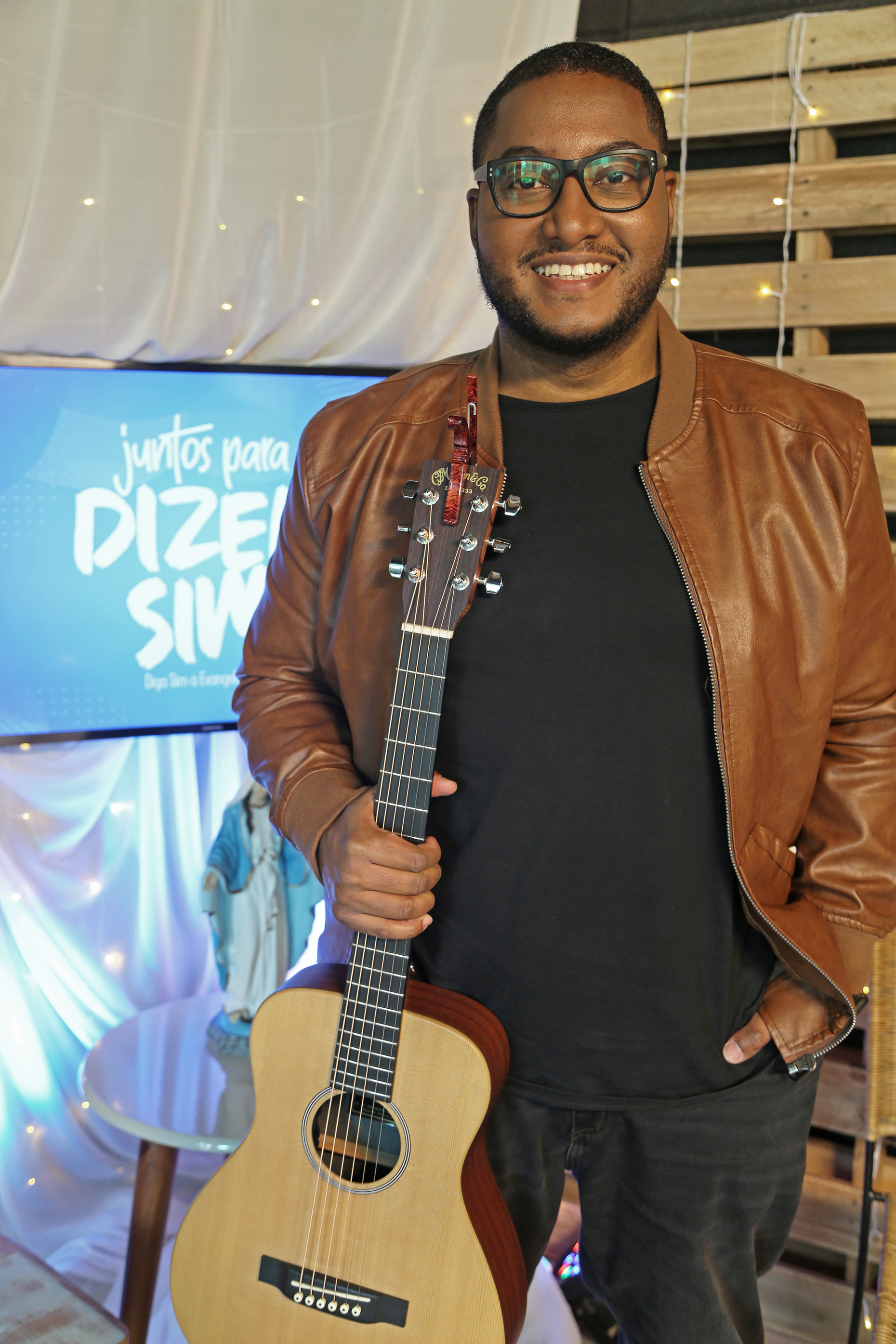 Cantor Eduardo Cruz
